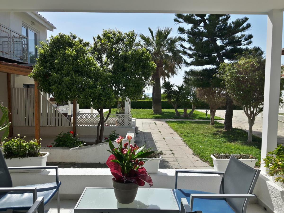 Kermia Beach Apartment Larnaca Exterior photo